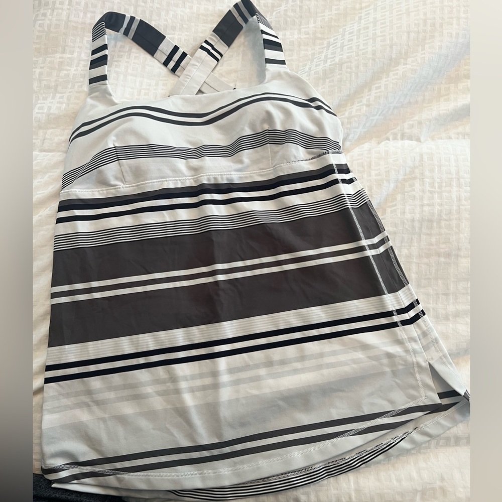 Lululemon Tank size 6